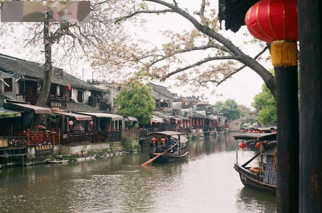 为什么老年人喜欢在家放钱而不存入银行呢？游戏画面